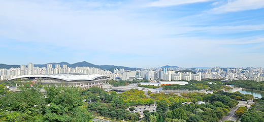 전망대에서 서울도심이 보이는 모습